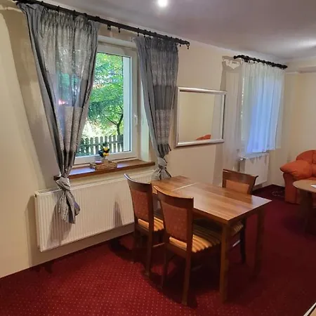 300 Mil 4* שצ'קלארסקה פוראובה