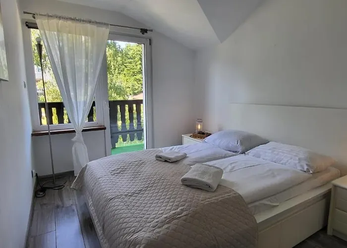 300 Mil Aparthotel 4*