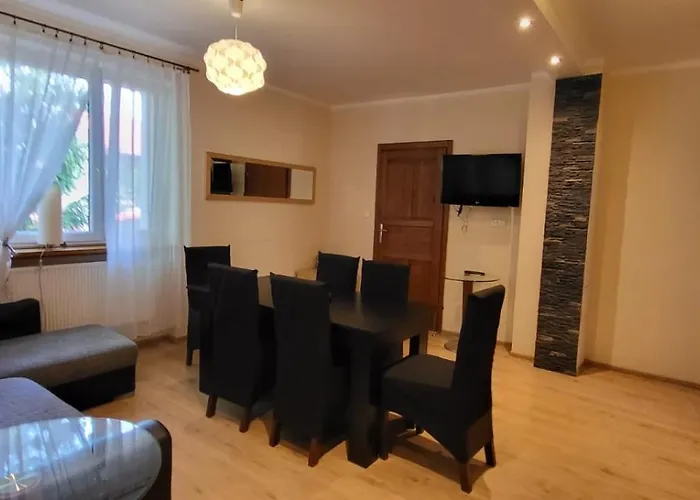 300 Mil Aparthotel 4*